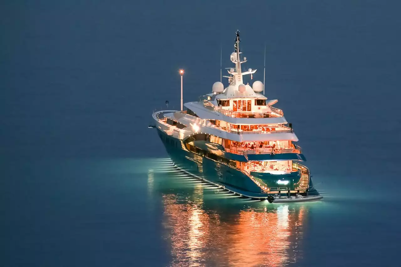 SUNRAYS Yacht • Oceanco • 2010 • Propriétaire Ravi Ruia