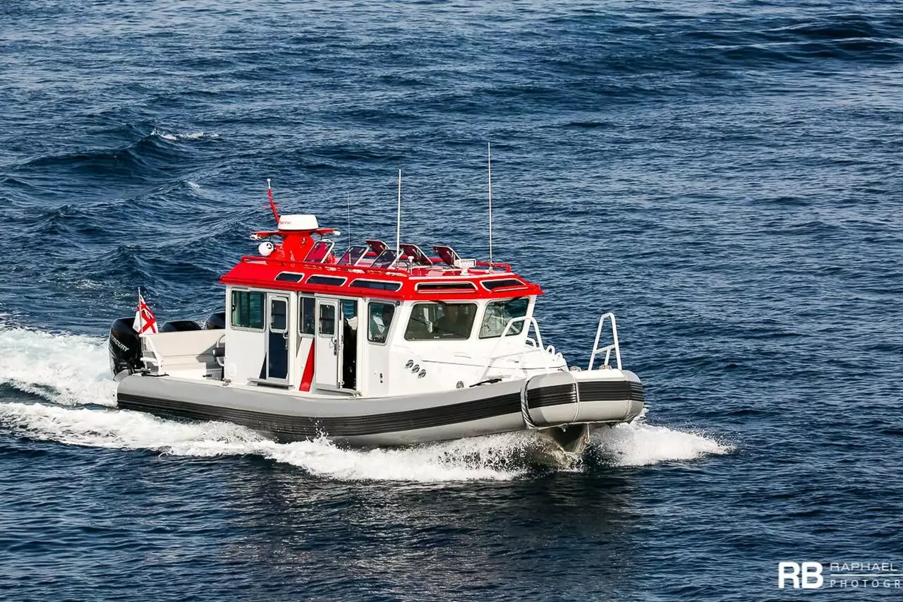 TT Hampshire II (Safe 38 volledige cabine) – 11,9m – Safe Boats International