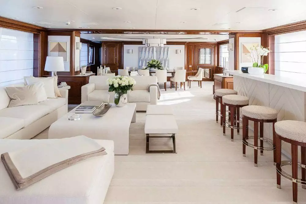 yacht Faith intérieur 