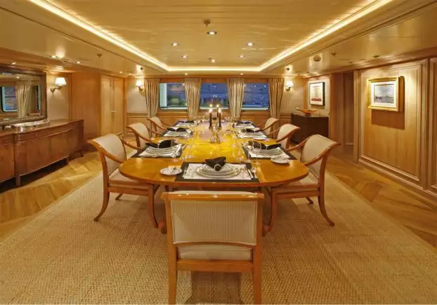 interno dell'yacht Tatoosh