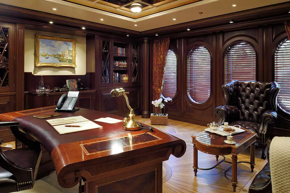 Intérieur du yacht Anna