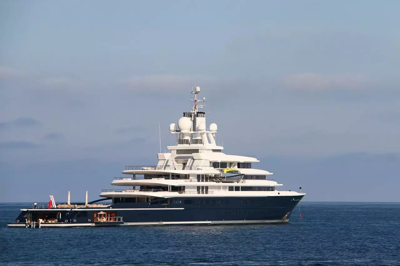 Yacht Luna – 115 m – Lloyd Werft – Farkhad Akhmedov