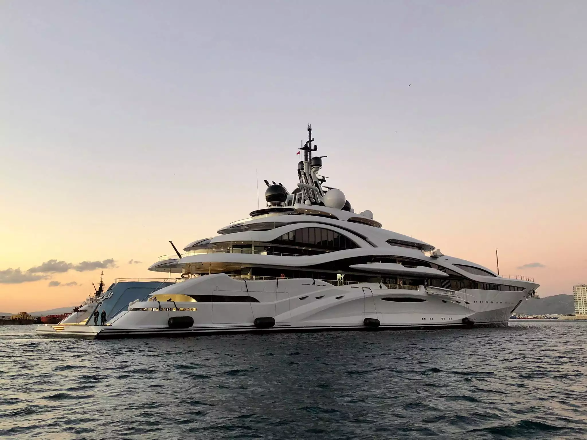 Yacht Al Lusail - Lurssen - 2017 - Emir du Qatar