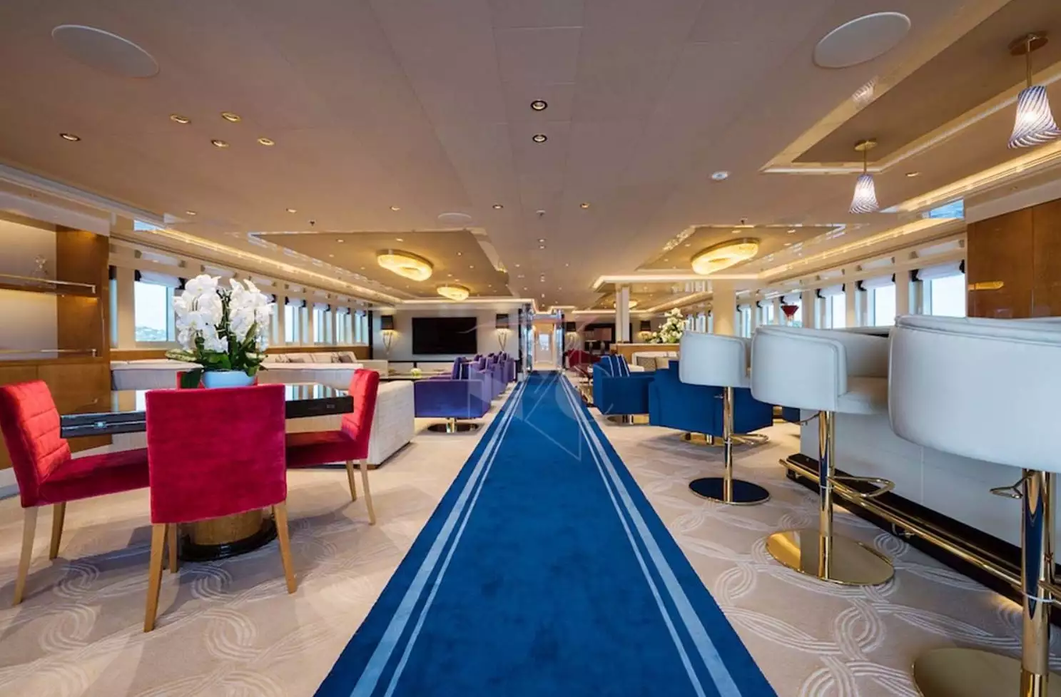 intérieur du yacht Queen Miri