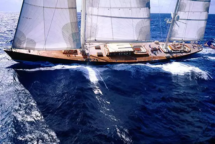 REBECCA Yacht • Pendennis • 1999 • Владелец Чарльз Батт
