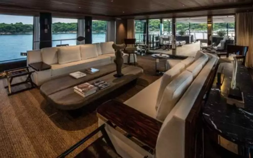 yacht Atlante intérieur