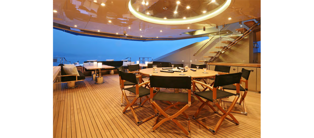 yacht DB9 intérieur