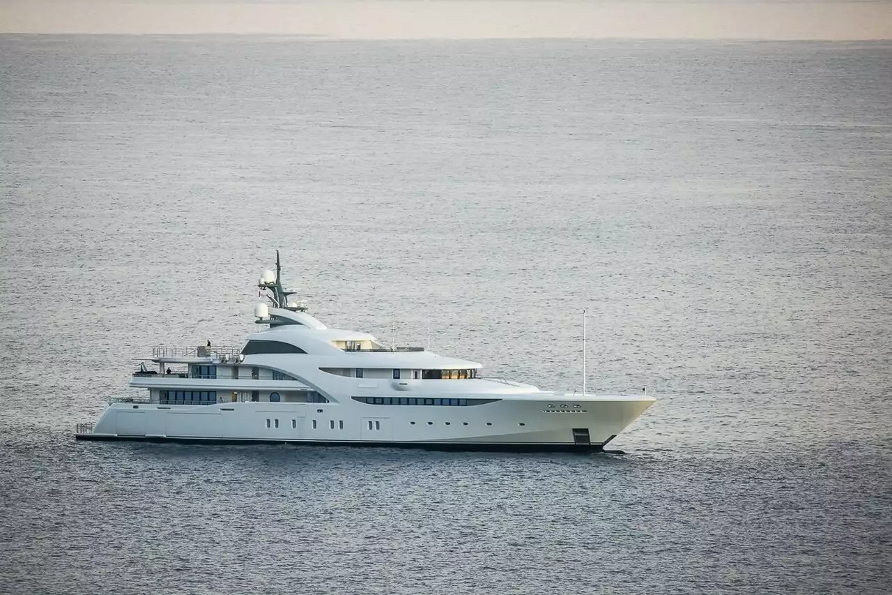 GRACEFUL Yacht • Blohm Voss • 2014 • 82m • Proprietario Vladimir Putin