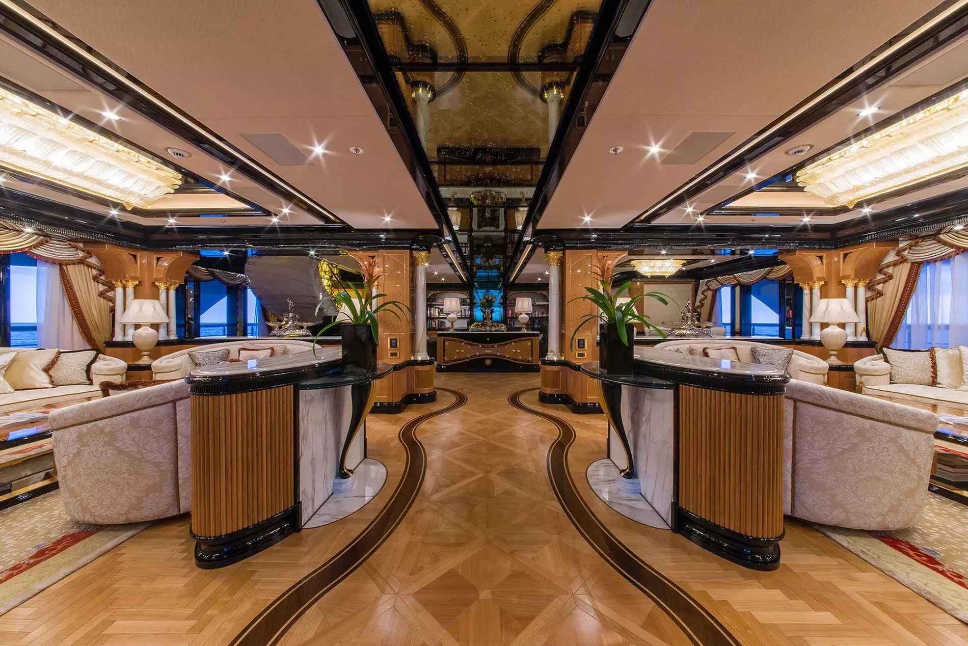interno della I dinastia dello yacht