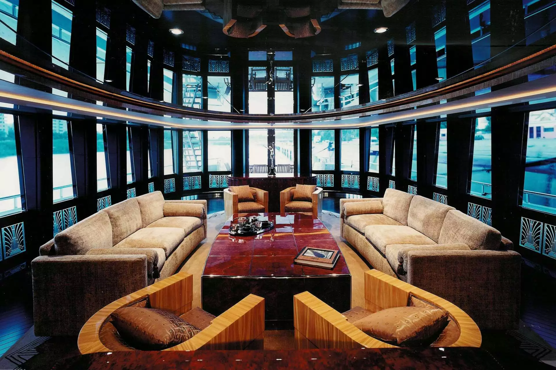 Feadship yacht Kisses interior