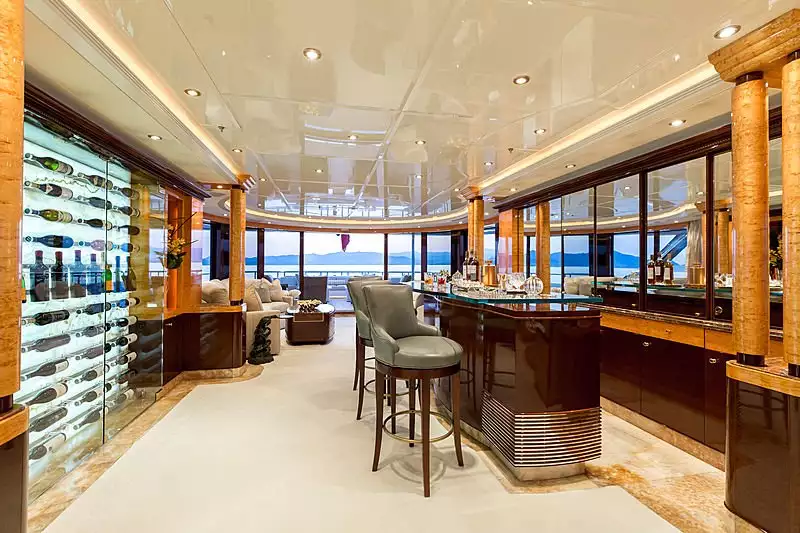 yacht Lucky Lady interior