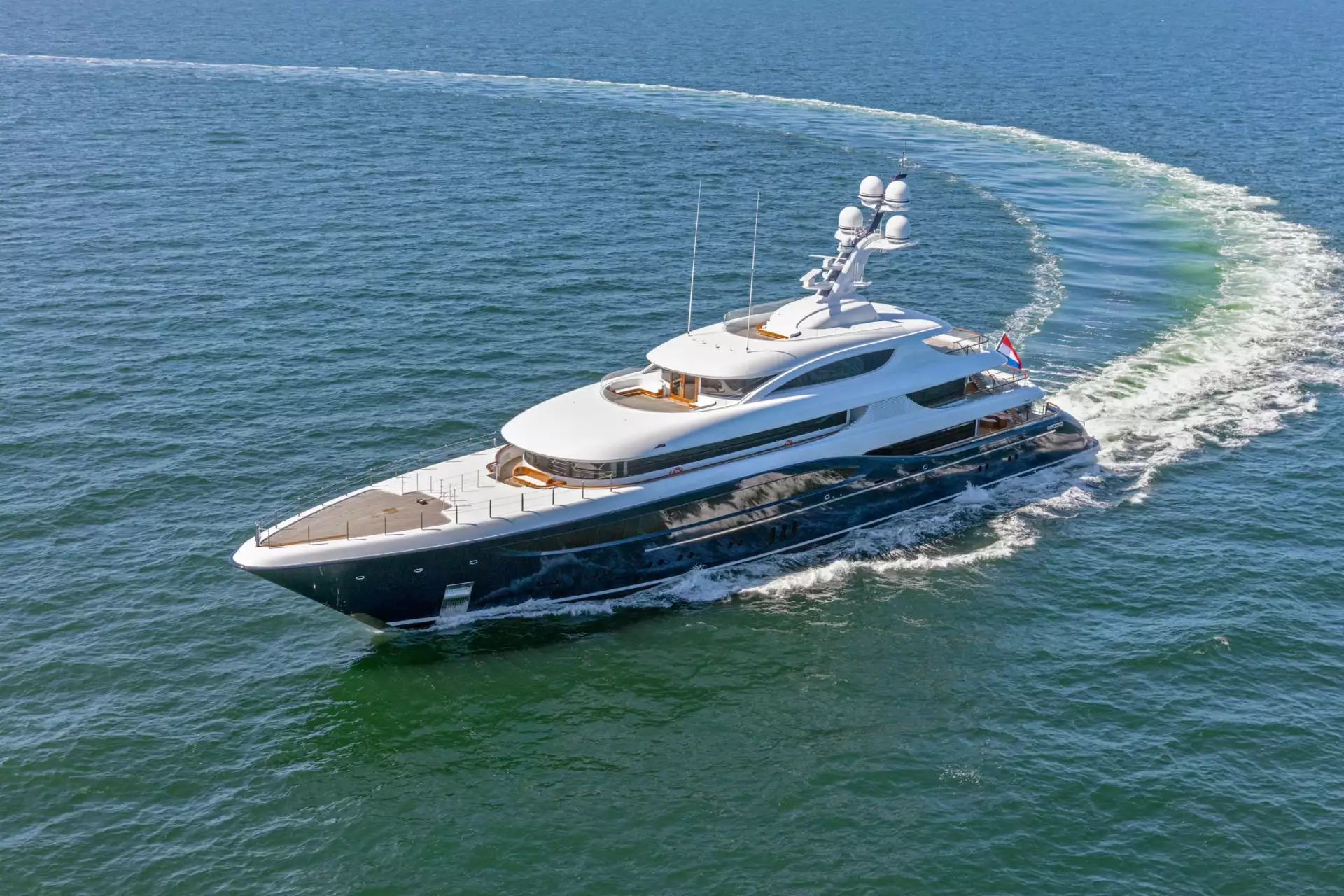 Yacht PODIUM • Feadship • 2020 • propriétaire Roger Penske