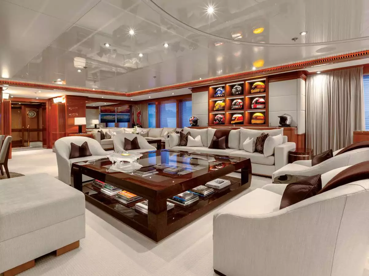 Interiore del podio dell'yacht di Feadship