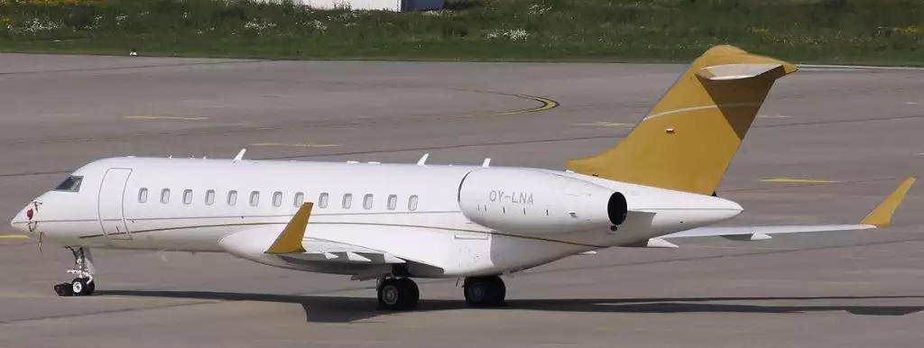 OY-LNA-bombardier Alexander Khloponin OY-LNA-bombardier Alexander Khloponin