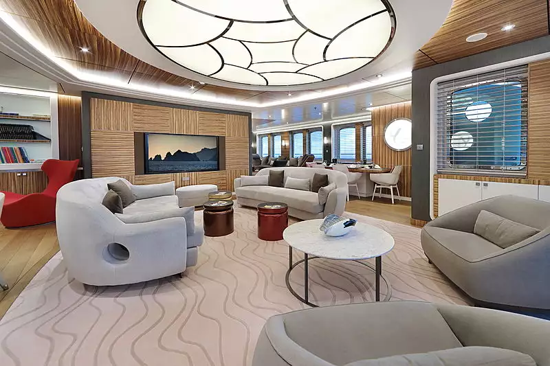 yacht Yersin interior