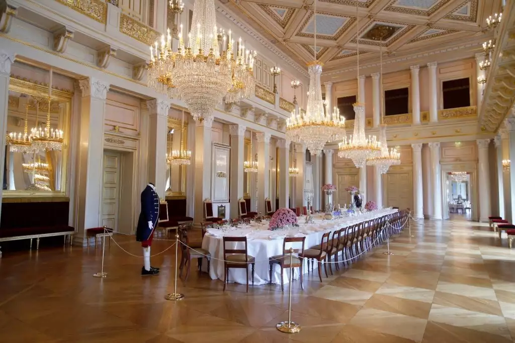 القصر الملكي النرويجي - أوسلو