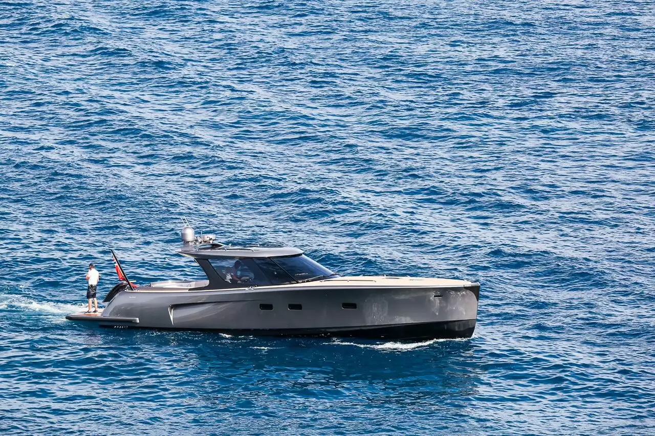 Beiboot für Yacht Space (MD53 Power) – 15,95 m – Maxi Dolphin