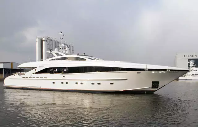 yacht Buka – Heesen – 2006 – Joaquin Folch Rusinol 