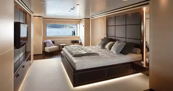 yacht Lammouche interior