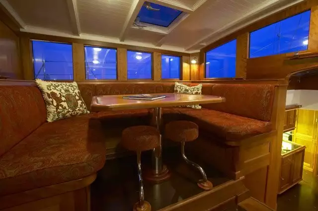 interno dell'yacht Nyima 