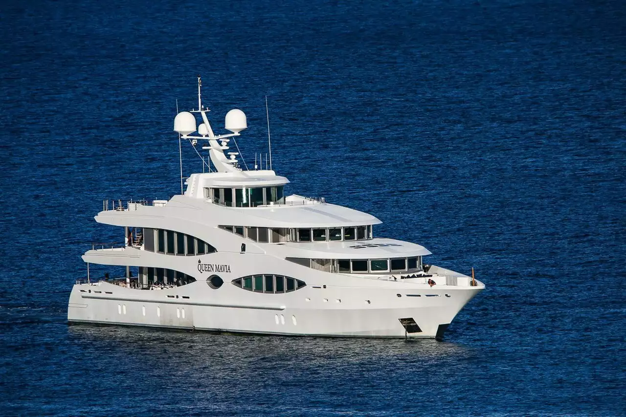 яхта Queen Mavia – 56 м – Oceanco 