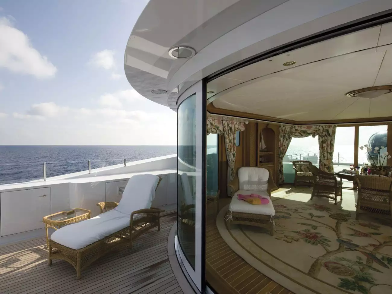 intérieur du yacht Queen Mavia