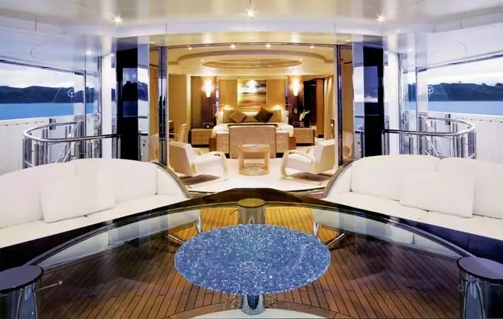 Hochseeschnelle Yacht 4 ROSES Interior
