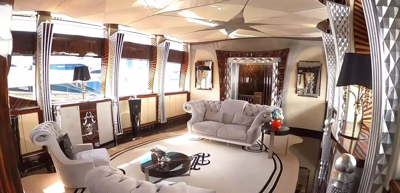 yacht Thunder interior