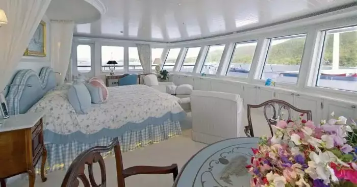 Lurssen yacht Huntress interior 