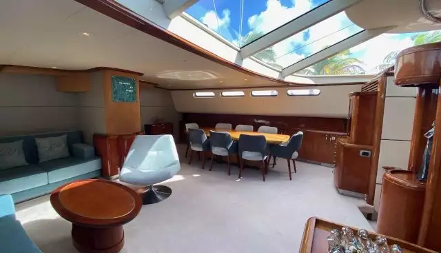 Design degli interni dello yacht RWD (Redman Whitely Dixon).