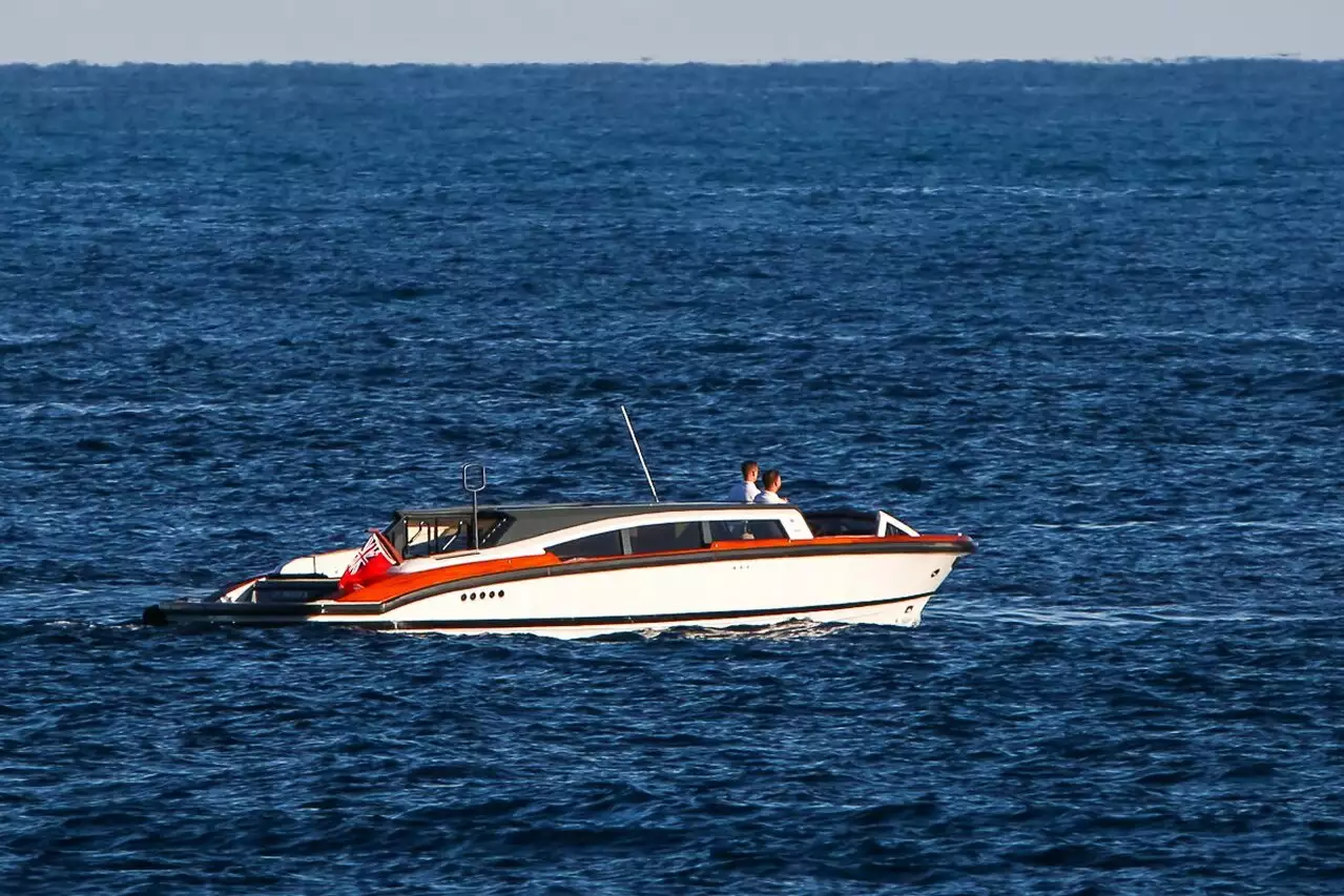 Tender To Amadea yacht (Limousine Tender) – 10,6m – Venteux 