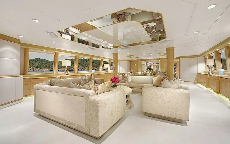 yacht Azzurra II interior