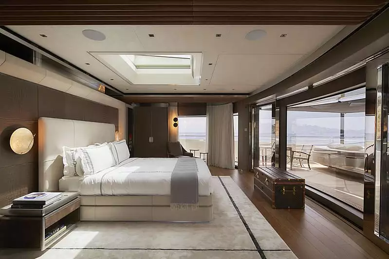 yacht Attila intérieur