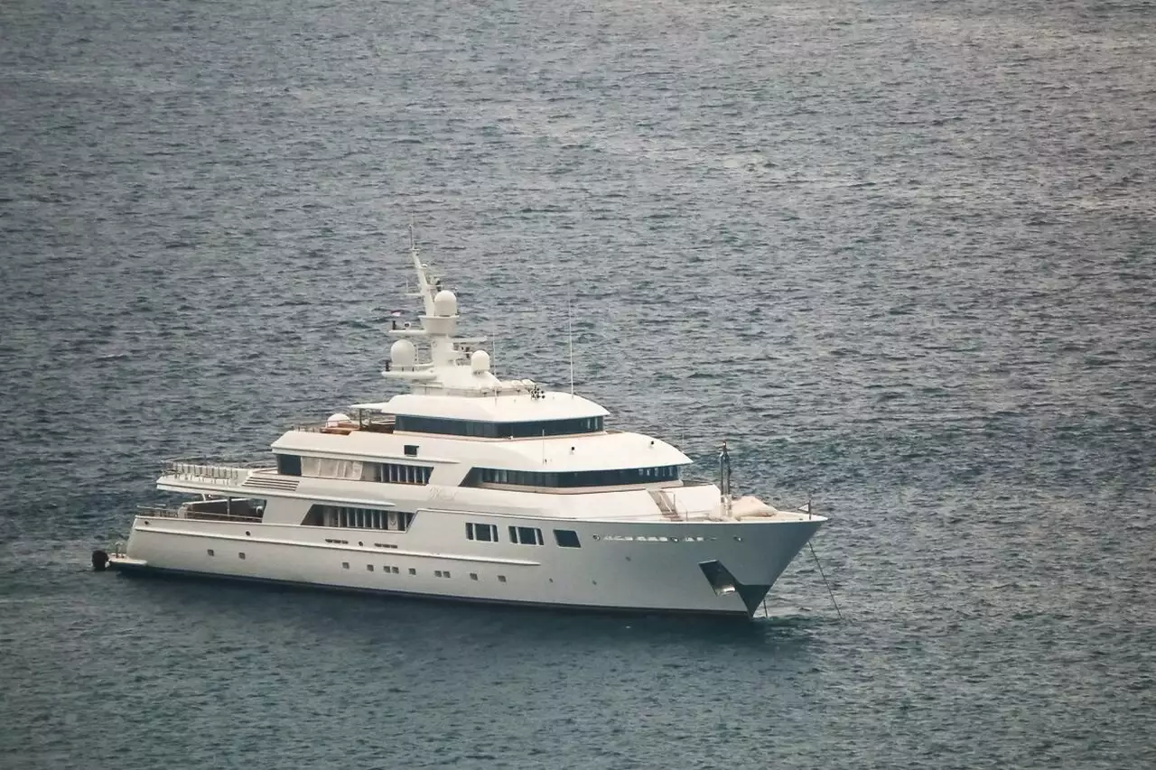 NOMAD Yacht • Oceanfast • 2003 • Owner George Prokopiou yacht Nomad – 70m – Oceanfast – George Prokopiou