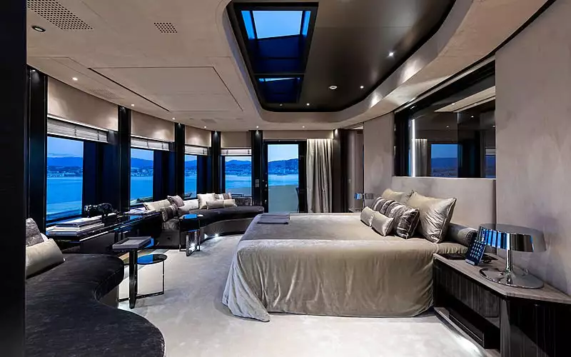 interno dell'yacht solo