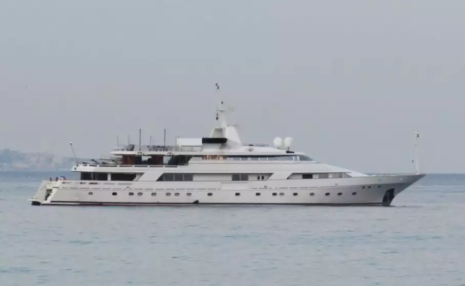 jacht Darnice III – Benetti – 1986 – Hussein Nuaman Soufraki