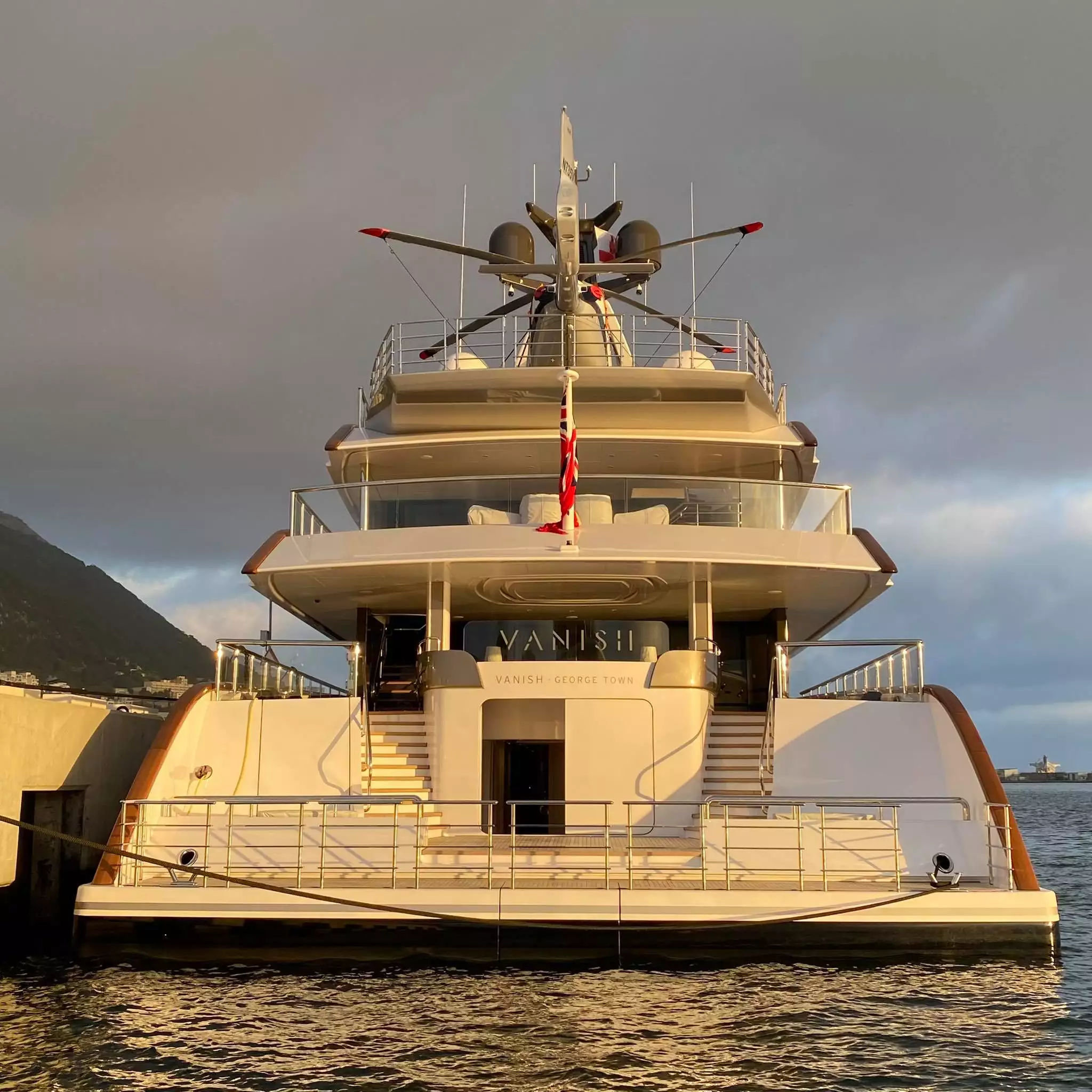 Vanish yacht – Feadship – 2021 – propriétaire Larry Van Tuyl