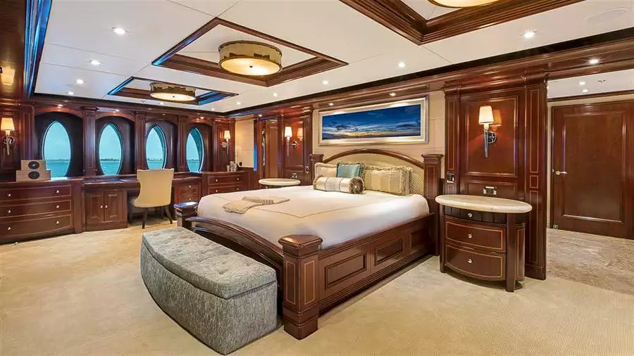interno dell'yacht LOON