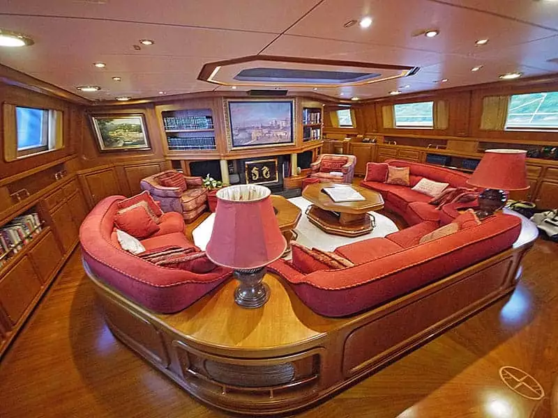 interno dell'yacht Andromeda La Dea