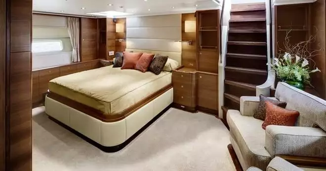 interno dell'yacht Antares III 