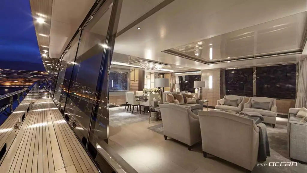 interno dell'yacht Kiss