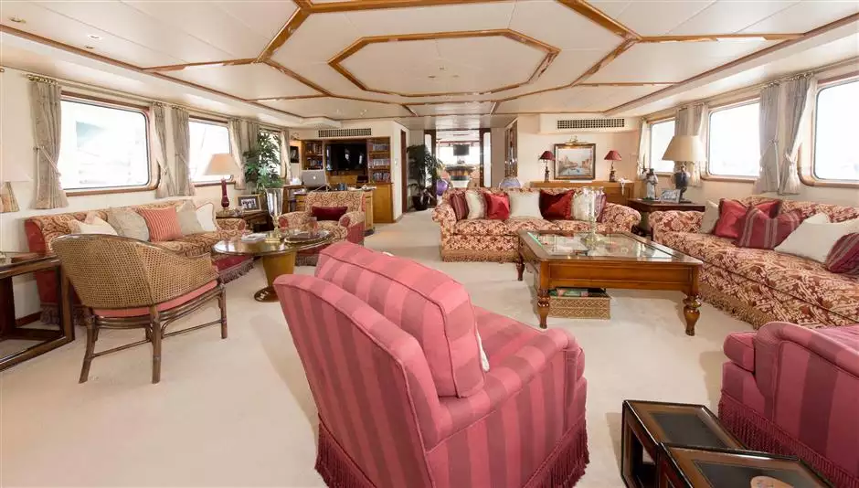 interno dell'yacht Itasca