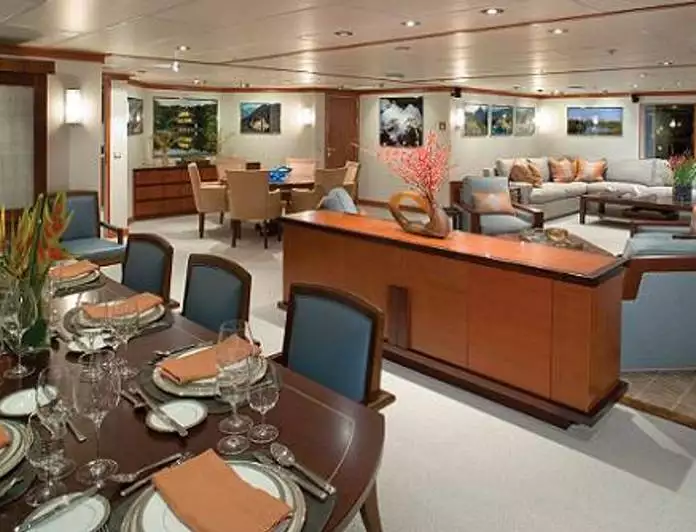 Interno dell'yacht NURJA di Abeking Rasmussen