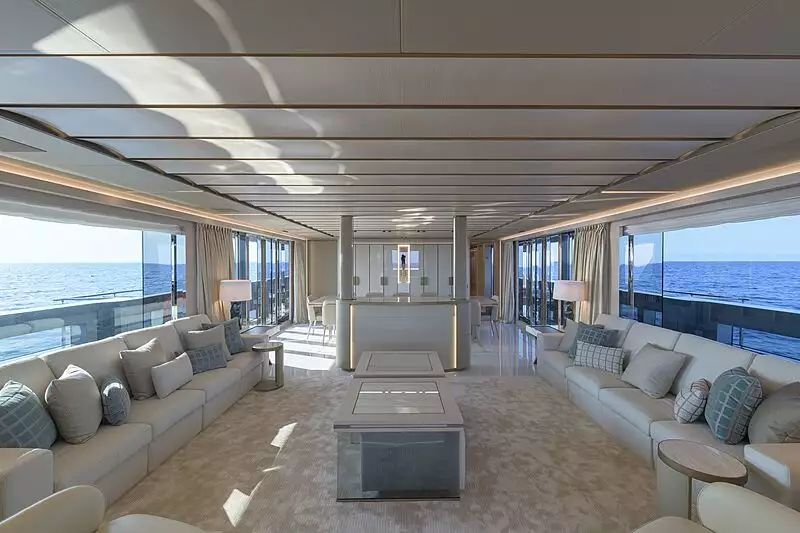 Intérieur du yacht Rossi Navi EIV