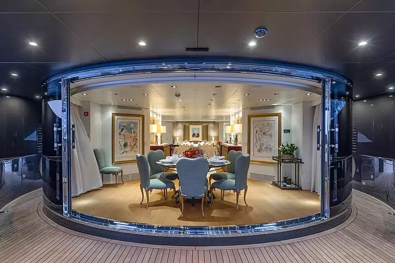Intérieur du yacht Mondomarine MRS L