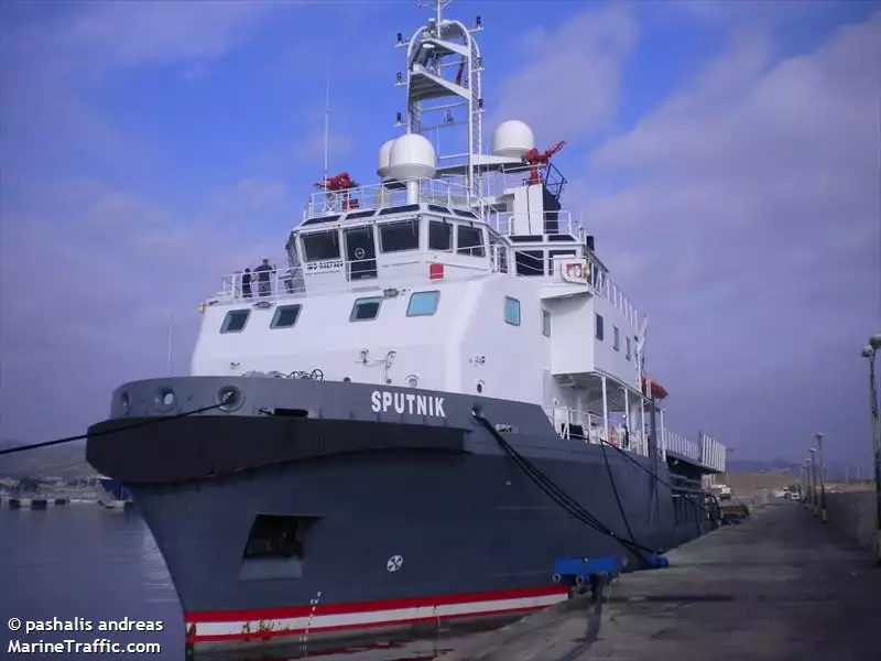 SPUTNIK-bevoorradingsschip voor Clio-jacht – eigenaar Oleg Deripaska