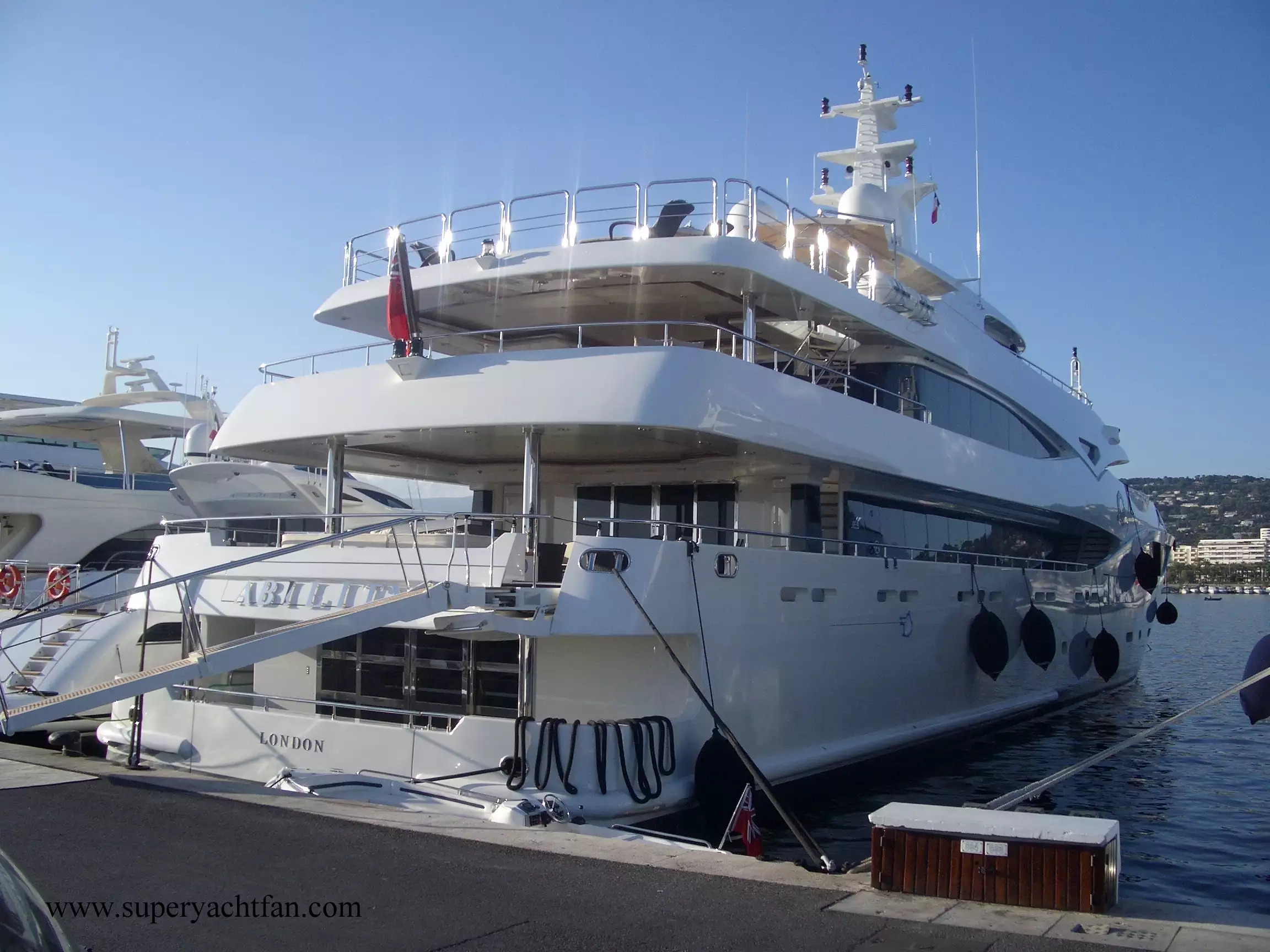 ALOUETTE II Yacht • CRN • 2006 • Ancien propriétaire Andreas Panayiotou