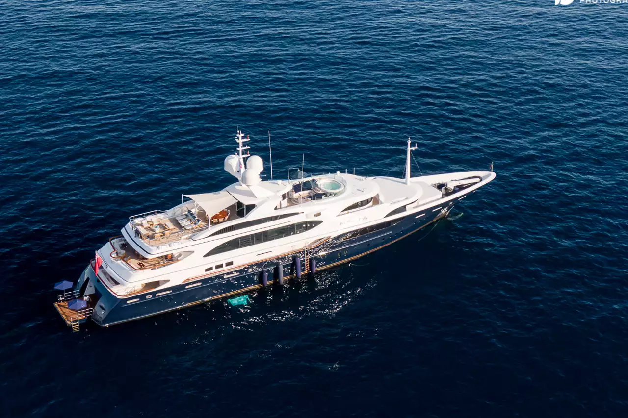 ANDIAMO Jacht • Benetti • 2009 • Eigenaar Sir Michael Hintze ANDIAMO Jacht • Benetti • 2009 • Eigenaar Sir Michael Hintze
