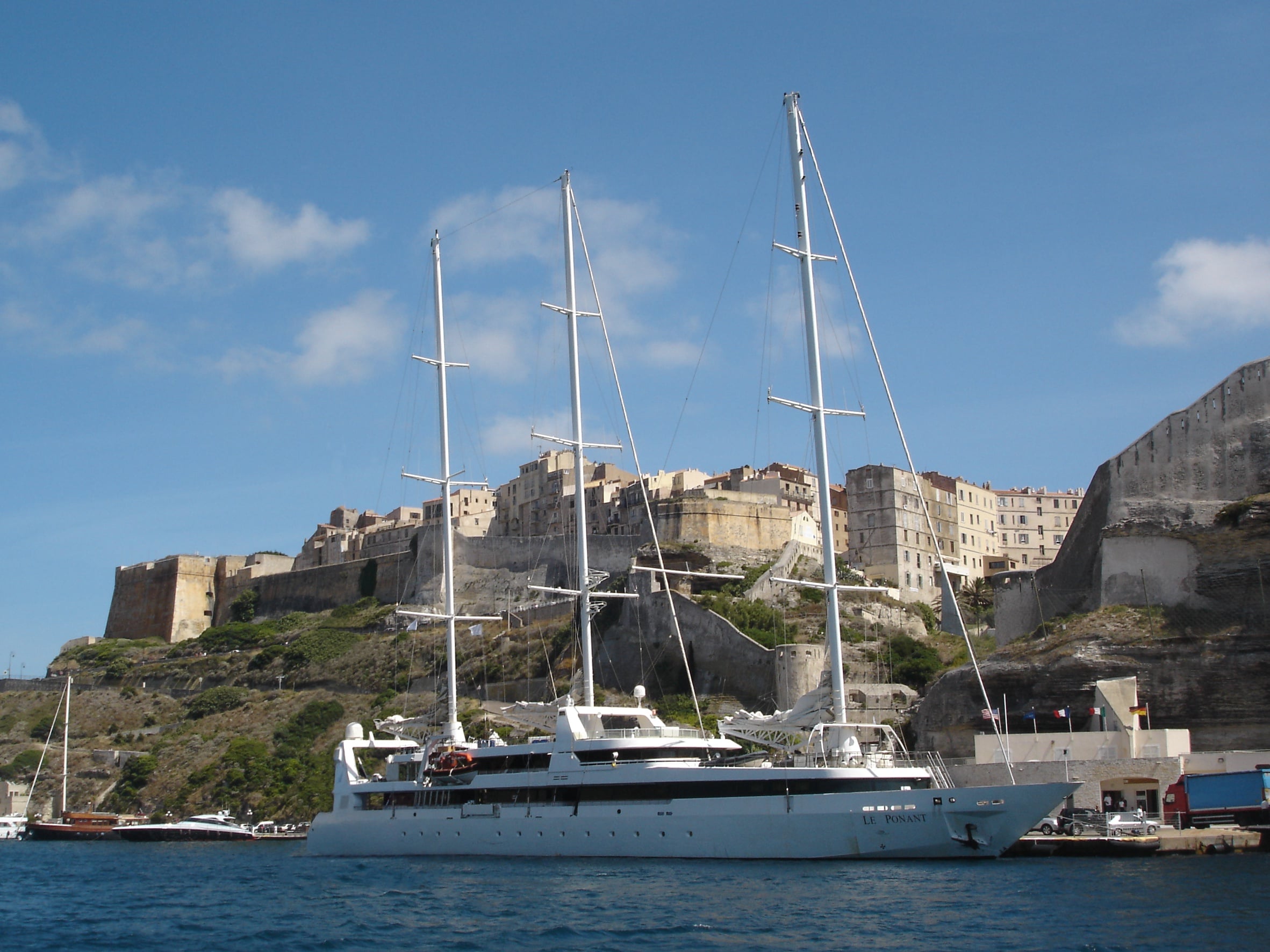 Kreuzfahrtschiff LE PONANT Kreuzfahrtschiff LE PONANT