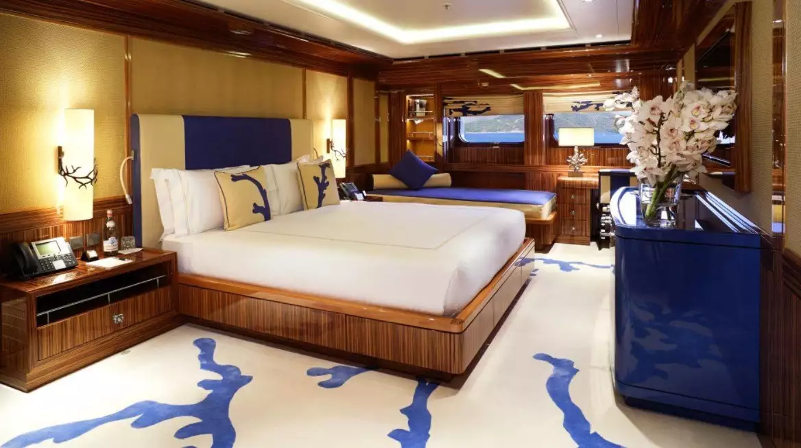 interior do iate Dilbar
